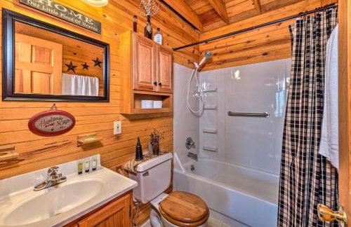 Quiet & Private Cabin ~ 5 Mi to Dale Hollow Lake! - Foto 11