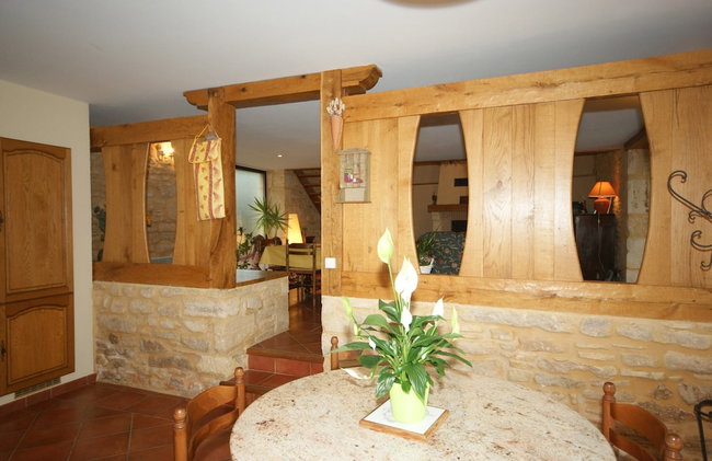 Spacious Holiday Home in Besse With Swimming Pool - Foto 22