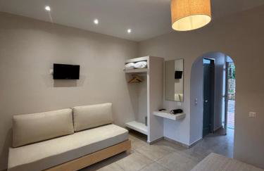 Red Rose Garden - Photo 11