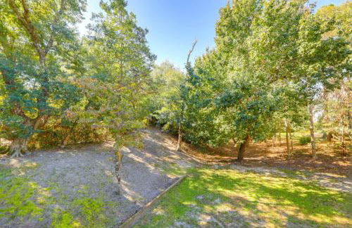 Lovely Emerald Isle Home, Walk to Beach! - Foto 29