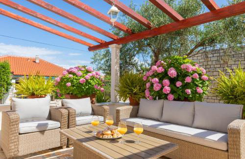 APARTMENTS4YOU SUPETAR 1,2,3&4 -the BEST and MOST POPULAR apartments for DISCOVERING the island - free parking - 200 meters from the beach - Foto 11