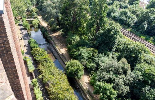 Stunning Studio Flat Minutes from Lewisham Station With View - Foto 21