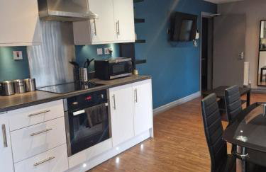 Lewis Apartment 3 Well located Northern Quarter sleeps Upto 8 - Photo 3