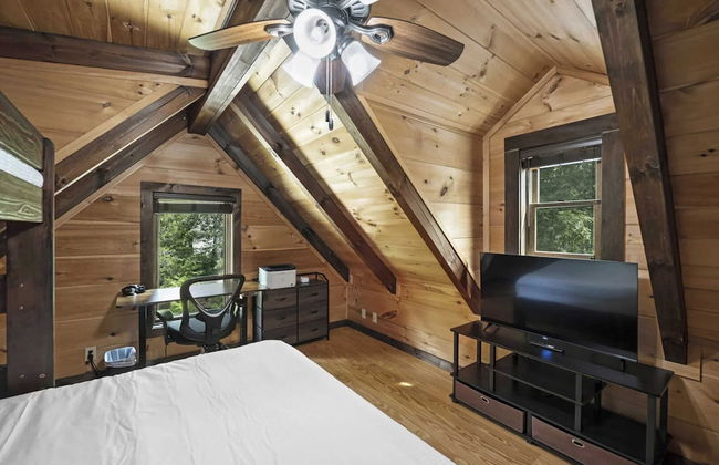 Waterfront 1-acre Private Dock, Hot Tub, Firepit Bankhead Lodge by Avantstay - Foto 7