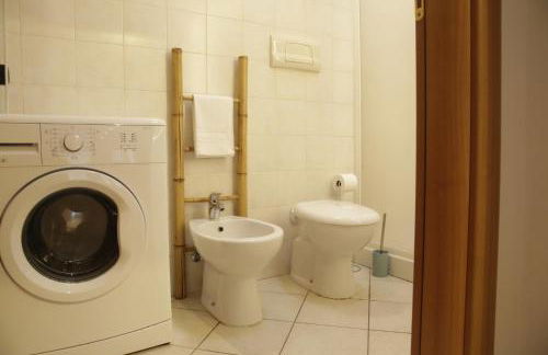 Midnight blues for 3 people near the airport - Foto 9