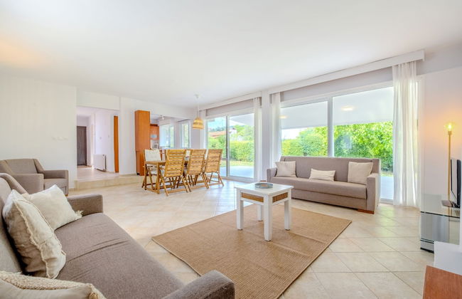 Villa w Garden 5 min to Altinkoy Beach in Urla - Photo 4