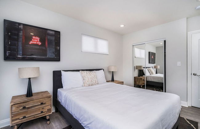 Brand NEW Luxury 3bdr Townhome In Silver Lake - Photo 1