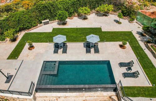 Villa Recluso-3 bd luxury country villa, huge heated pool with hydromassage, individual bbq & large yard, mountain view - Photo 7