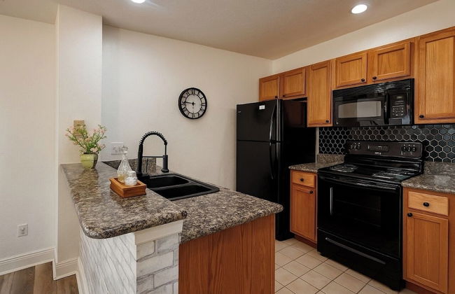 3BR Townhome w/ Pool & BBQ Near Disney - Photo 17