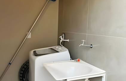 Casa ampla e confortável. Piscina e churrasqueira. - Foto 30