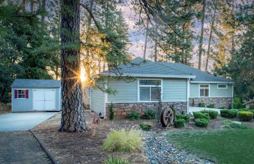 Cozy foothills home - Photo 2