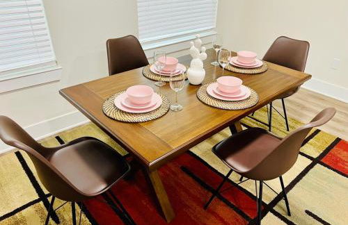 Apt 2 Bedrooms 2 Full Baths FREE Parking & FREE Laundry in Unit - Foto 8