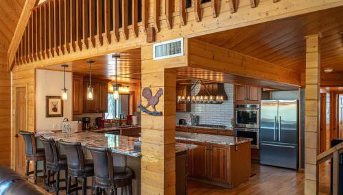 The Lodge Large Cabin, 17 Acres, Playground, Forest Access - Foto 2