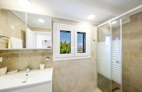 Family Villa Portes with panoramic view! - Foto 15