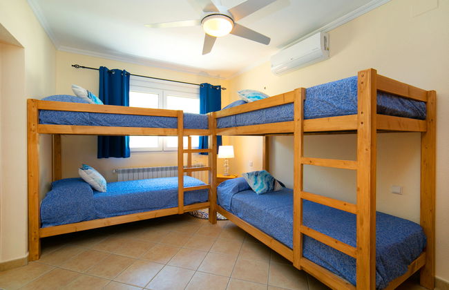 4 bedroom House in Calp with private pool and terrace - Photo 23