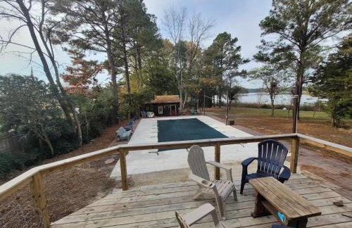 Spacious 4BR Home w Pool • Family Friendly - Foto 1