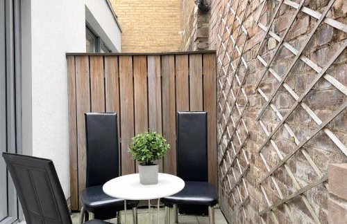 Central Brick Lane 2 Bedroom Flat - Private Patio - Foto 36