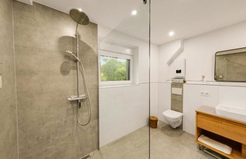 Forest Retreat nahe Köln - Private Sauna & Hot Tub - Foto 8