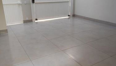 Casa Moderna com 2 Quartos, Área Gourmet e Ar-Condicionado - Foto 4