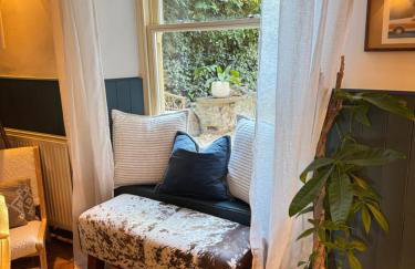 Boho Chic Cottage & Wild Garden nr Soho Farmhouse - Photo 12