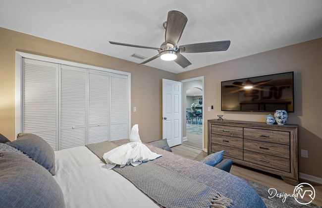 8BR Villa with Heated Pool Near Beach - Foto 13