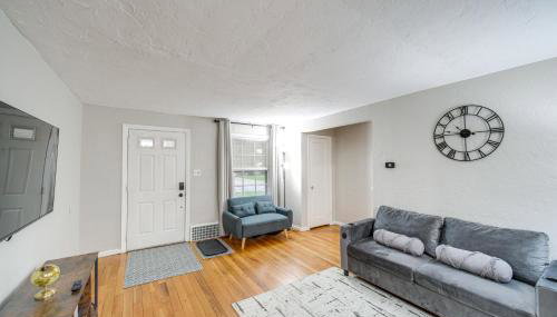 2 Mi to Lake Erie Home with Yard in Euclid! - Foto 5