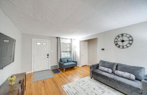 2 Mi to Lake Erie Home with Yard in Euclid! - Foto 5