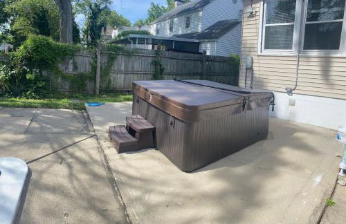 Main Street Oasis Pool and Hot Tub Sleeps 8 - Foto 27