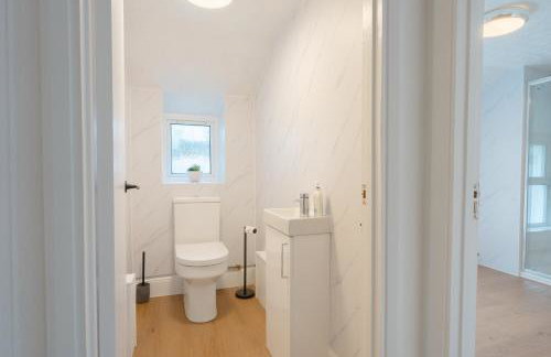 4-Bedroom Coastal Getaway in Pembroke Dock - Foto 7