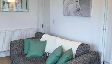 Farmhouse Apartment with Paddock & Orchard Views - Foto 5