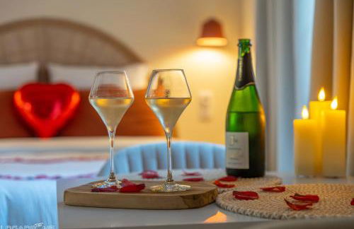 La Cadurcienne "Love room" jacuzzi & pièce secrète Cahors centre historique - Photo 6