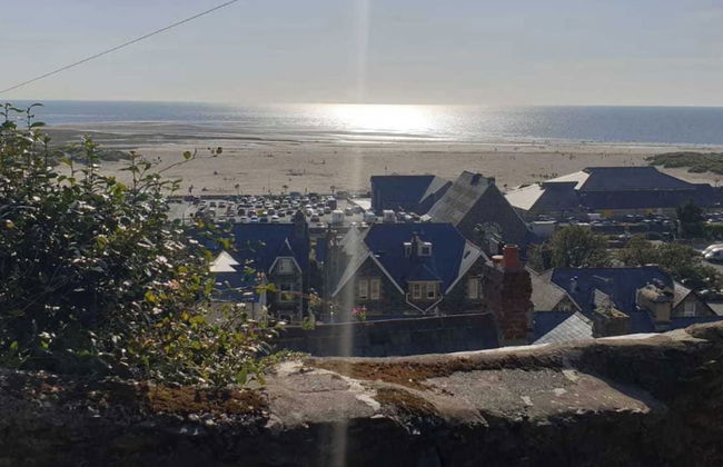 Seaview Apartment Sleeps 2 -patio -wifi -Tv - Photo 7