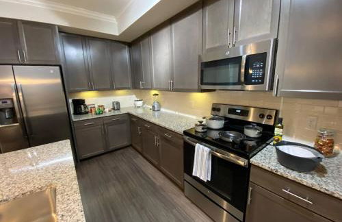 Spring Modern 2 king bed Long-term Condo - Foto 16