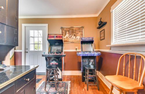 Lakefront Cayuga Retreat with Private Deck and Hot Tub - Foto 8