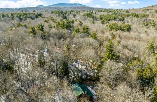 Lucky Log Cabin Hottub fireplace 12min to Mt Snow - Foto 37
