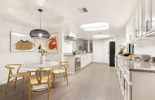 Mojave Moon by Avantstay Modern & Bright JT Home in Great Location w/ Pool & Hot Tub - Foto 14