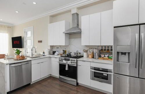 Travelers Dream that's Mins to NYC having Game Room and Parking - Foto 25