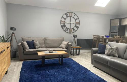 The Store by Caithness Luxury Apartments NC500 - Luxury modern conversion with open plan living - Sleeps 4 - BUDGET FRIENDLY FOR LONG STAY TRADES - CONTACT US - - Photo 1