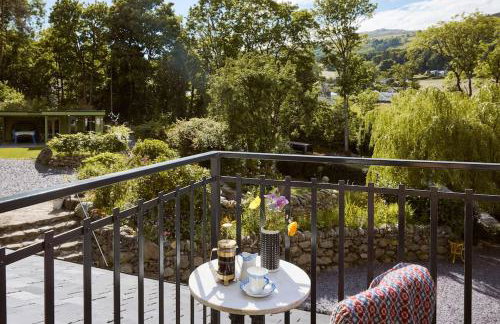 Ty Pandy Eclectic Luxury Family cottage Sleeps 8 adults and 2 children - Photo 62