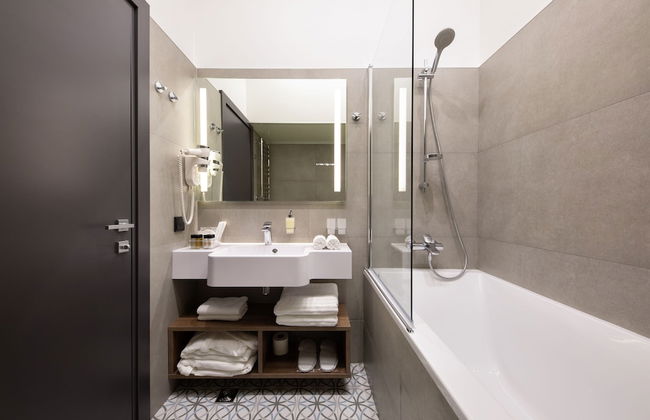 Underwood Art Room - Photo 48