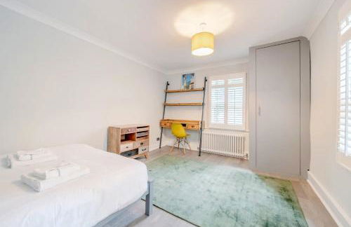 Stylish 3-floor 3bed home with garden near river - Foto 63