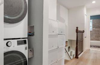 Stylish 3BR Townhouse with Backyard,and Easy Parking - Photo 20