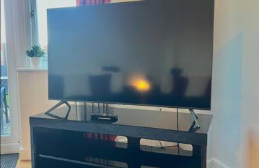 Big 6 Beds Home, Free Private Parking, TV, Garden - Foto 9