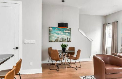 Private Hot Tub - Spacious Home - Hosts 12 Guests - Foto 2