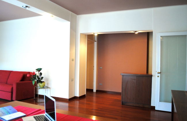 Bnbook - Sesto Calende Train Station - Foto 16