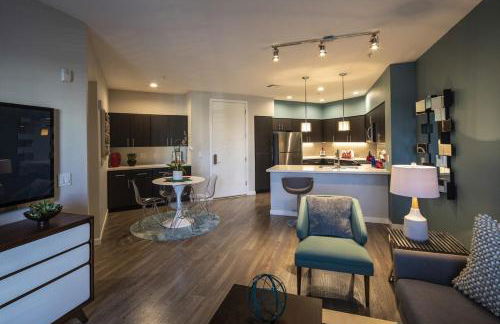 Luxury Condos at Anton Menlo w Pool & Amenities - Photo 85