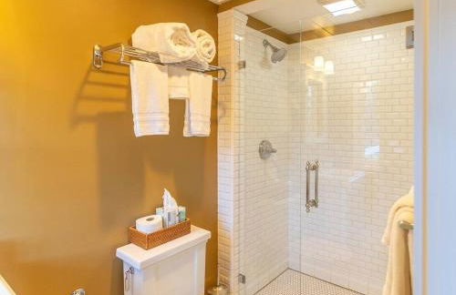 Romantic Carmel Cottage Ocean Country Views - Photo 16