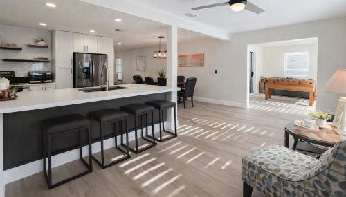 Spacious Upadated 2 King Beds Pets Welcome With Large Private and Fenced Yard Minutes to Beaches - Foto 2