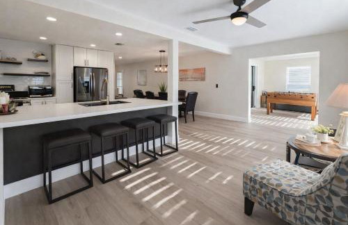 Spacious Upadated 2 King Beds Pets Welcome With Large Private and Fenced Yard Minutes to Beaches - Photo 2