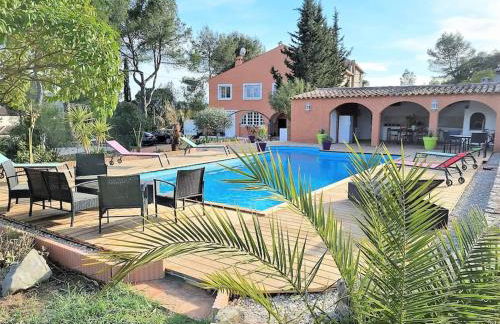 VILLA avec piscine - 4 chambres - parking - calme - Foto 1
